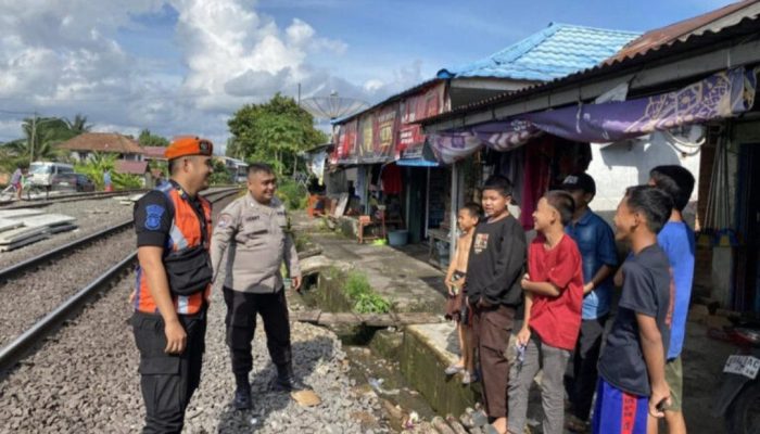 Utamakan Keselamatan Selama Bulan Ramadan, KAI Ingatkan Larangan Beraktivitas di Jalur Rel