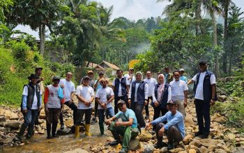 KTI dan PJT II Bersinergi Lestarikan Lingkungan Lewat Aksi Bersih Sungai Cikoneng di Serang