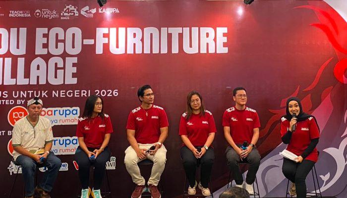 BINUS @Malang Sulap Limbah Plastik Jadi Produk Bernilai, Warga Klampokasri Raup Peluang Ekonomi Baru